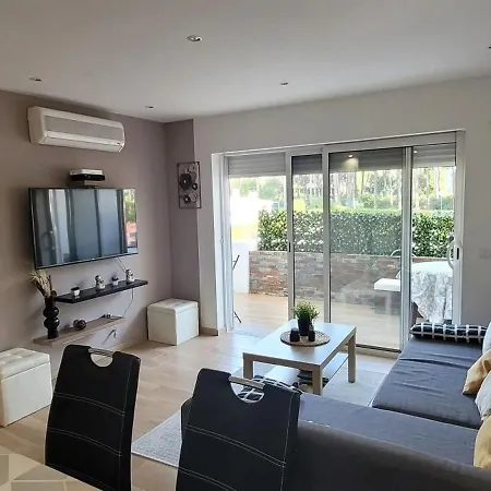 With Pool In - 53 M², 5 Guests