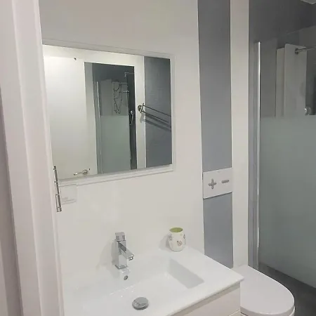 With Pool In - 53 M², 5 Guests *