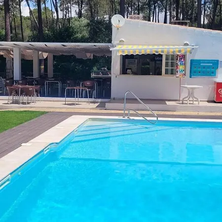 With Pool In - 53 M², 5 Guests 公寓