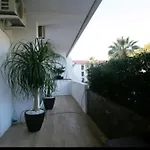 With Pool In - 53 M², 5 Guests *