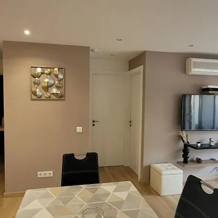 Apartment With Pool In - 53 M², 5 Guests