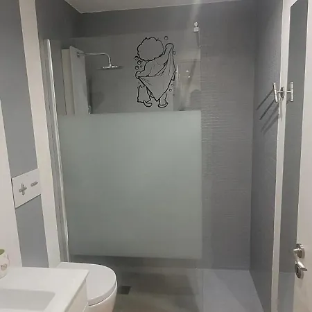 With Pool In - 53 M², 5 Guests *