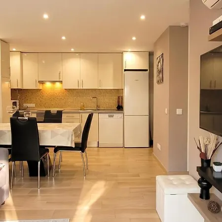 With Pool In - 53 M², 5 Guests Apartment Vilamoura