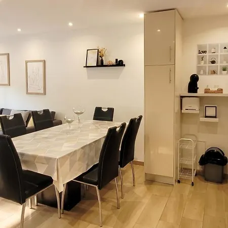 With Pool In - 53 M², 5 Guests Apartment