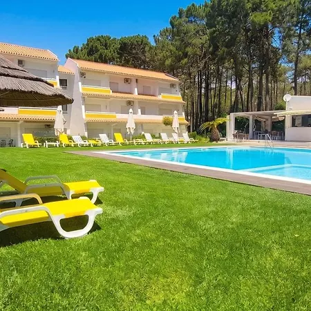 With Pool In - 53 M², 5 Guests