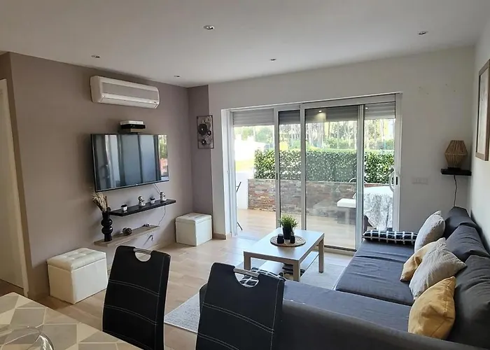 Apartment With Pool In Vilamoura - 53 M², 5 Guests